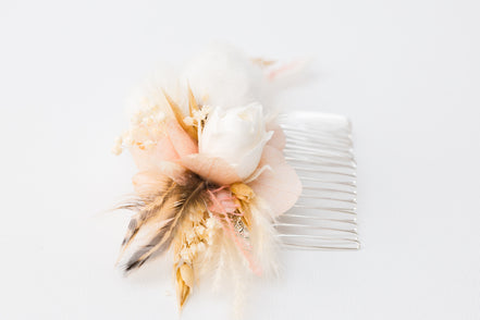 Braut Accessoire aus Trockenblumen