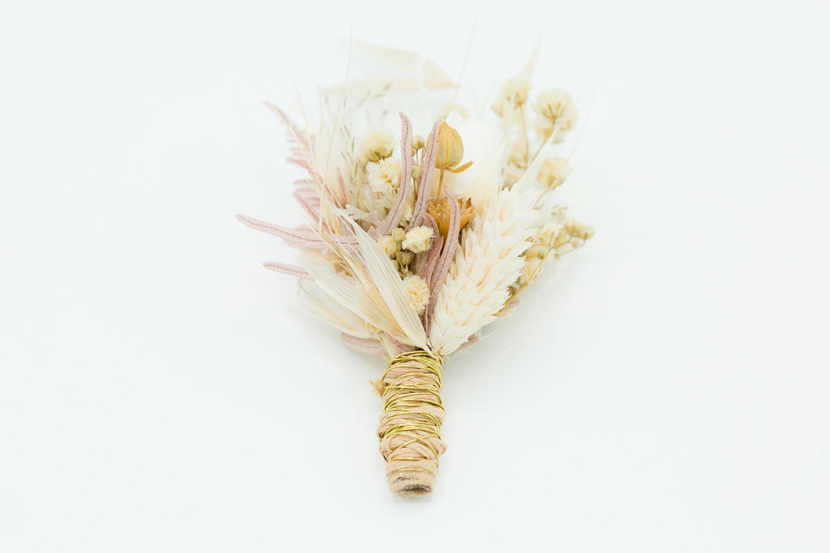 Trockenblumen Boutonniere Bräutigam