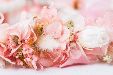 blumenkranz langhaltend hochzeit dirndl trockenblumen