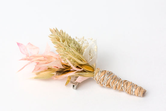 Anstecker Hochzeit aus Trockenblumen