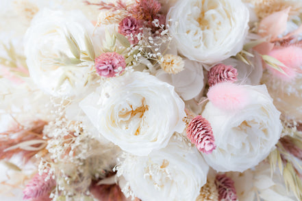 Blumen Strauß boho trockenblumen stabilisierte englische Rosen