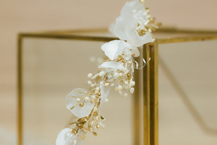 dirndl braut Haarschmuck blumen