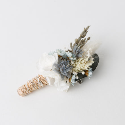 Trockenblumen Anstecker | blau mit Eukalyptus & Lavendel