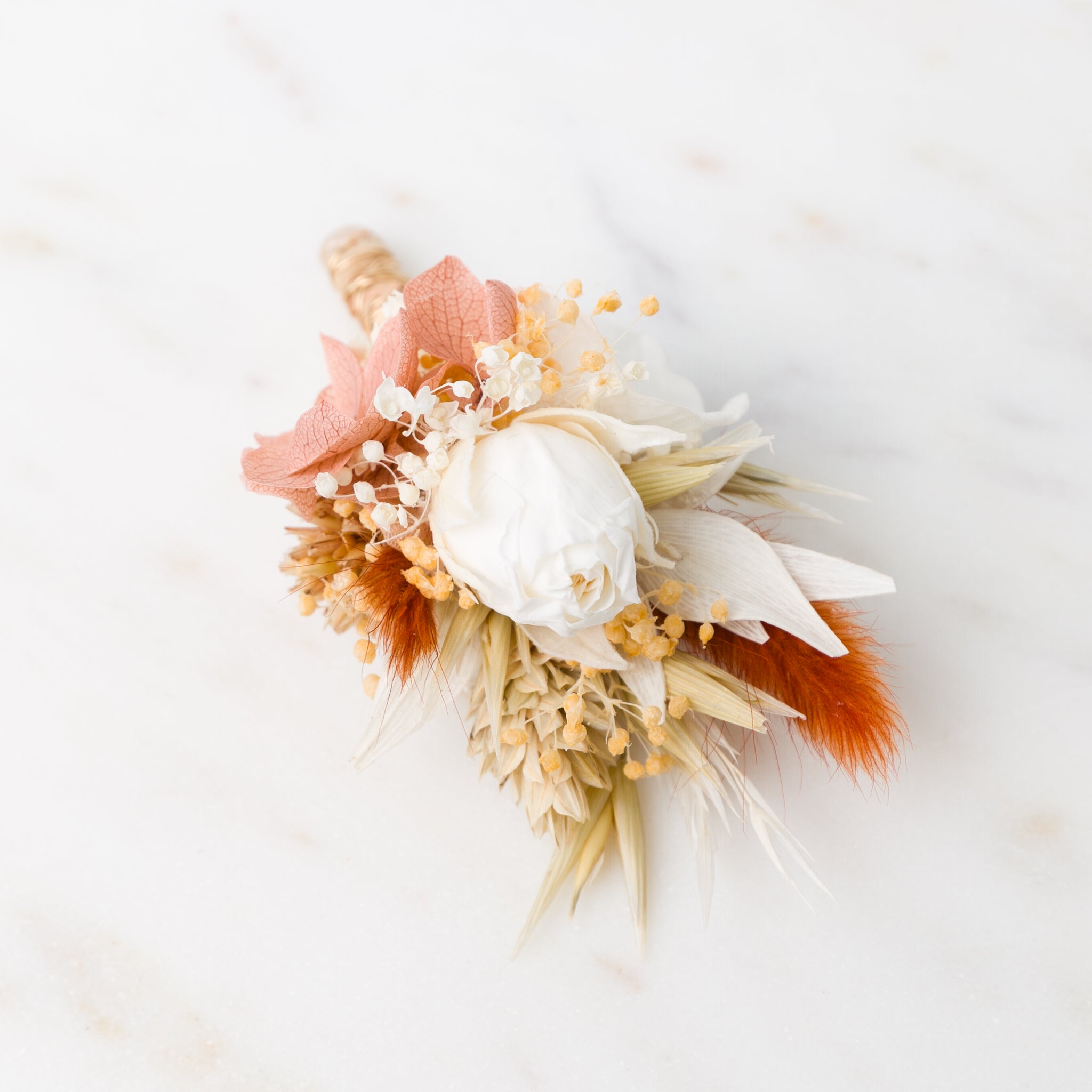 Trockenblumen Anstecker | zarte Rot, Rose & Aprikot Töne
