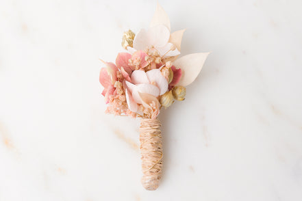 hochzeit anstecker gäste