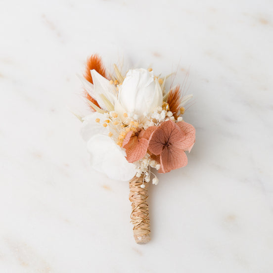 Trockenblumen Anstecker | zarte Rot, Rose & Aprikot Töne