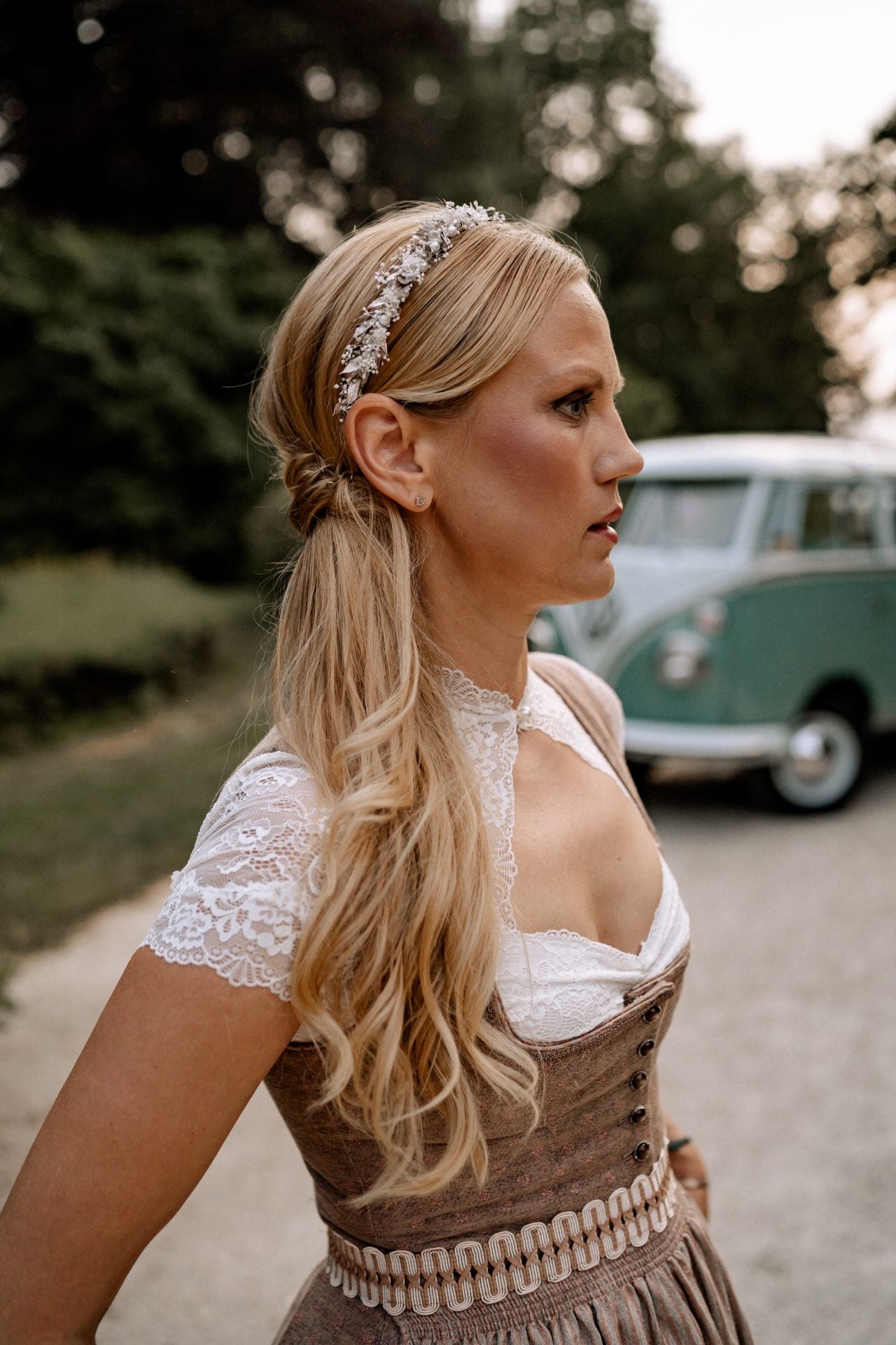 blumen haarreif hochzeit