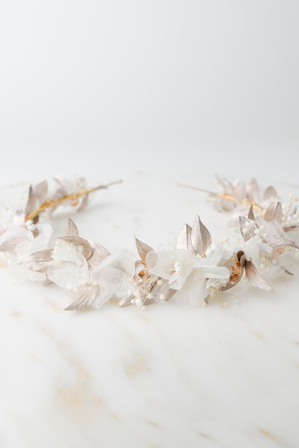 haarkranz hochzeit blumen silber farben