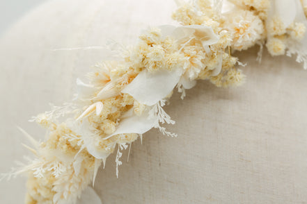 blumen haarkrone, blumenkranz hochzeit