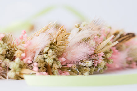 blumenkranz im haar hochzeit