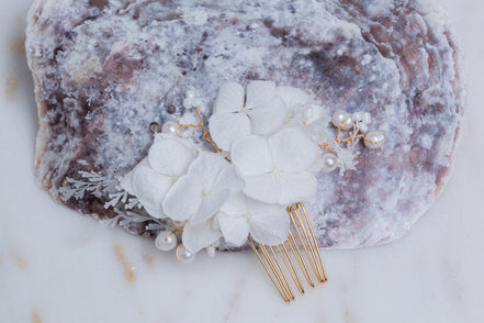 blumen haarschmuck hochzeit perlen