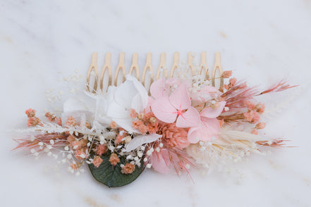 blumen haarkamm hochzeit schleierkraut