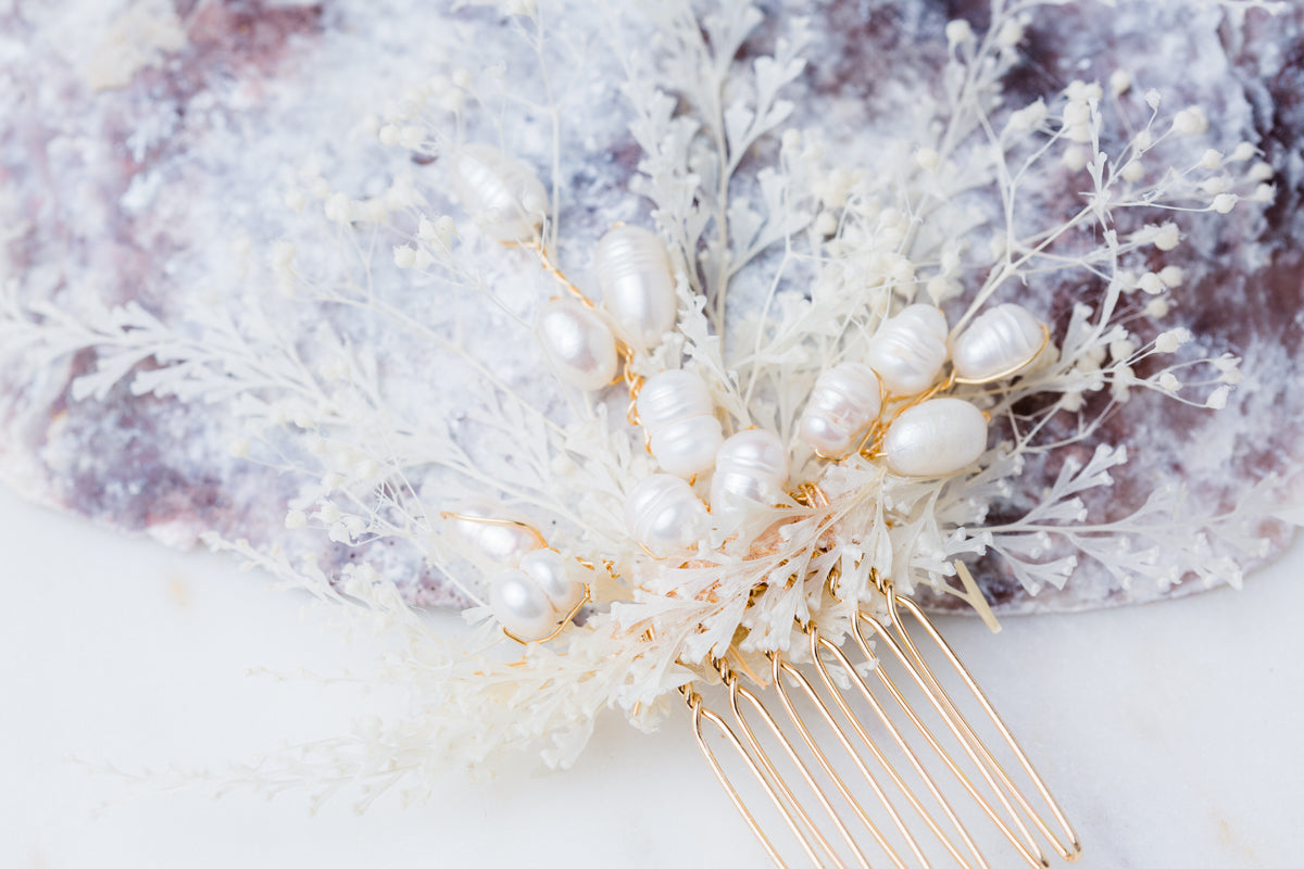 hochzeit haarschmuck blumen