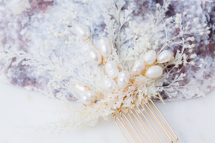 hochzeit haarschmuck blumen