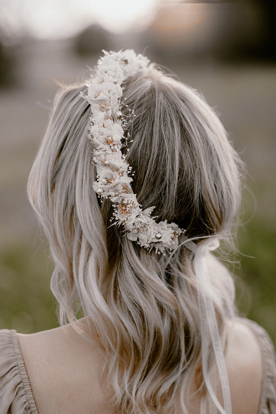 blumenkranz im haar