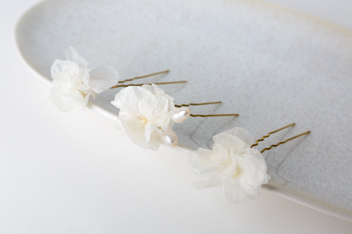 haarnadeln mit blumen