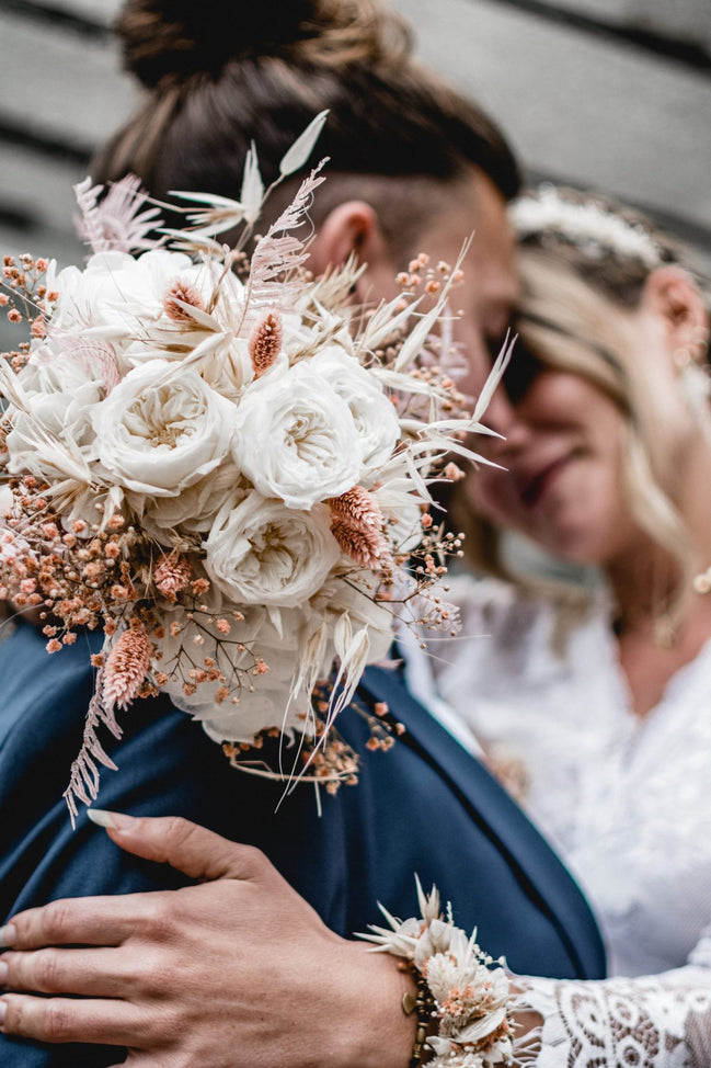 brautstrauß hochzeit weiße rosen