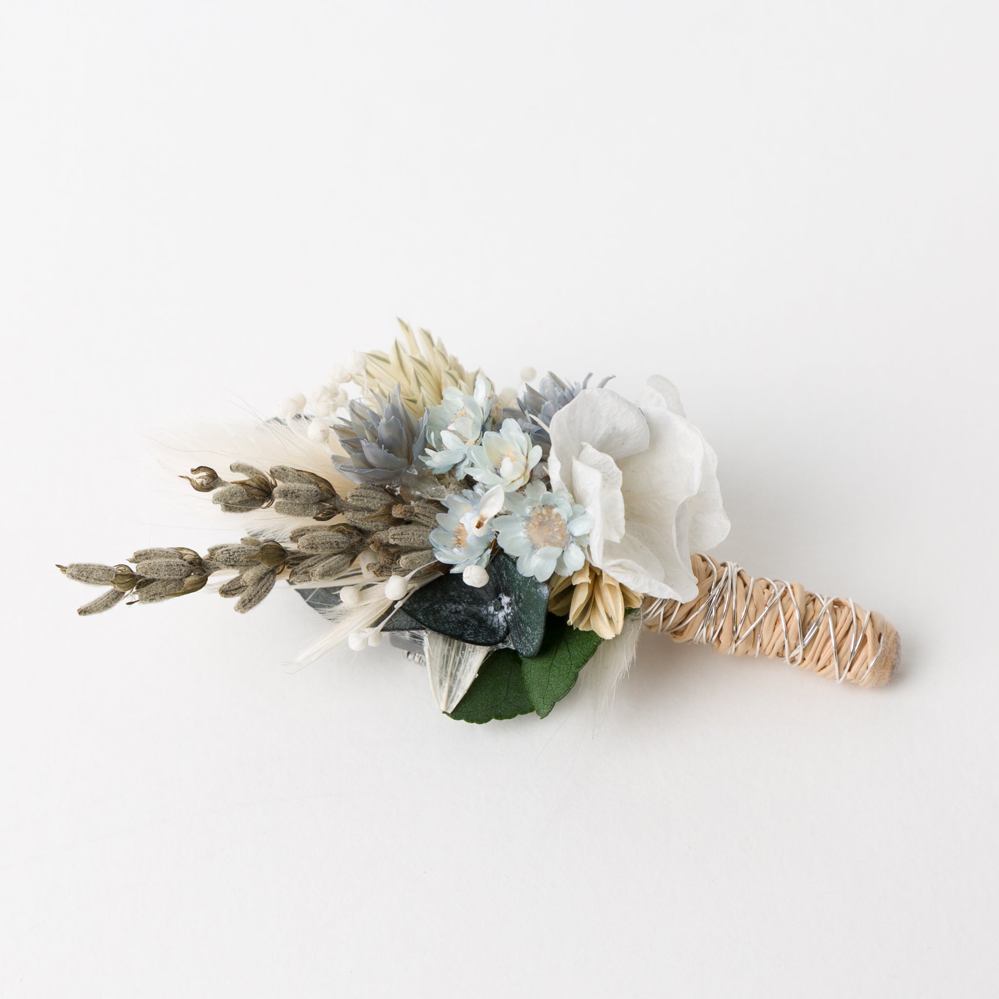 Trockenblumen Anstecker | blau mit Eukalyptus & Lavendel