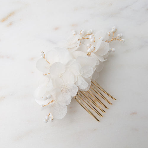 haarkamm trockenblumen