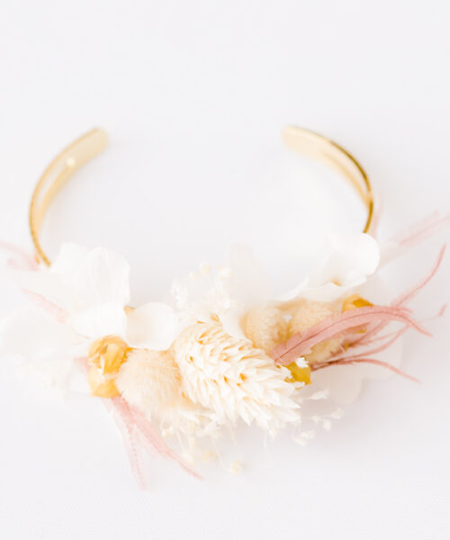 Alternative view of Blumenarmband Trauzeugin goldfarbener Armreif in Pastelltönen