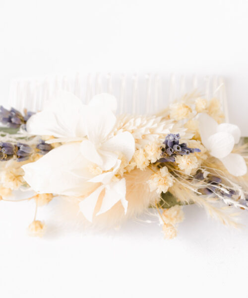 haarkamm aus blumen hochzeit haarschmuck braut