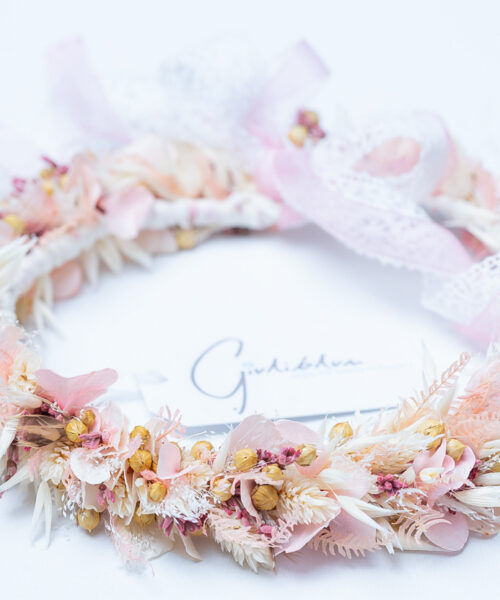 blumenkranz hochzeit dirndl trockenblumen