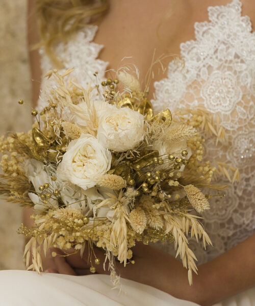 langhaltender Trockenblumen Brautstrauß