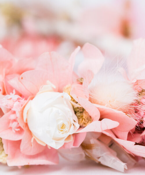 blumenkranz langhaltend hochzeit dirndl trockenkranz