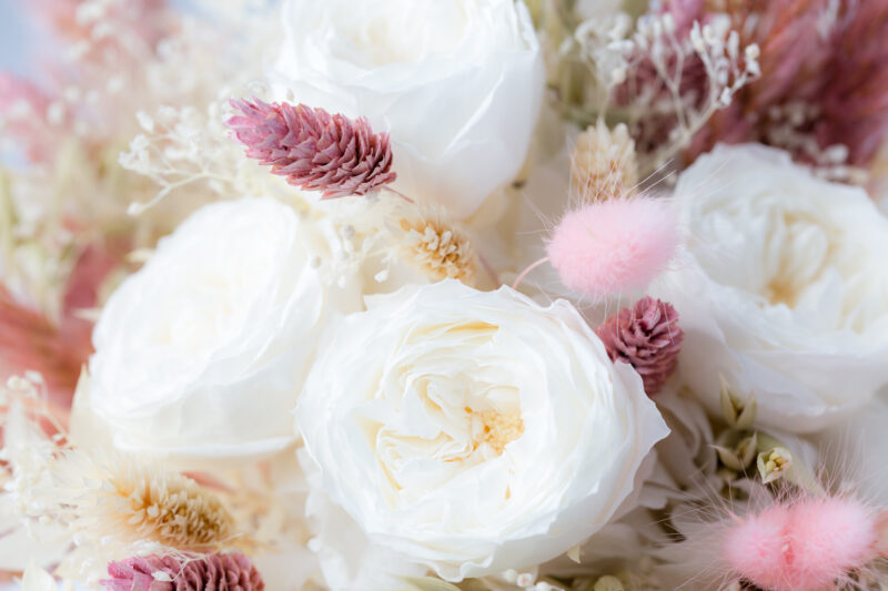 pastell Trockenblumenstrauß braut wedding