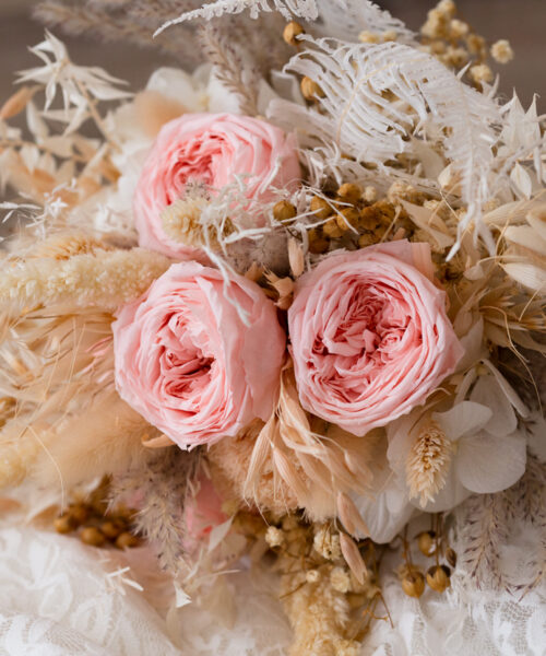 Trockenblumen Brautstrauß boho englische Rosen