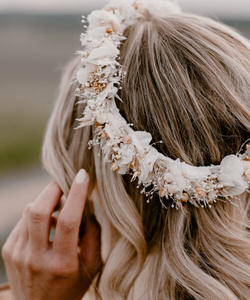blumenkranz im haar hochzeit