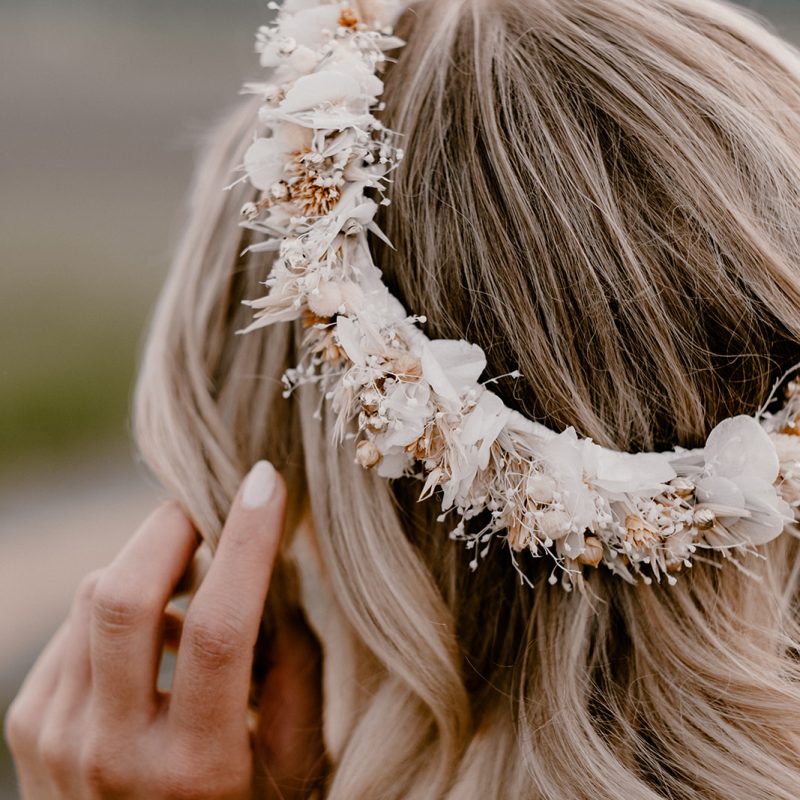 blumenkranz im haar hochzeit