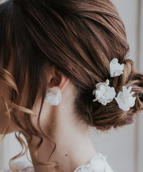 haarnadeln mit blumen